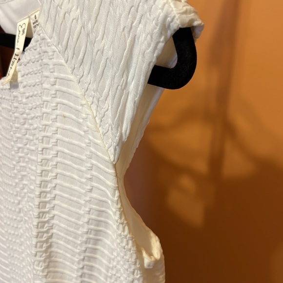 Emma Michelle texture white dress size 6 - Picture 5 of 12